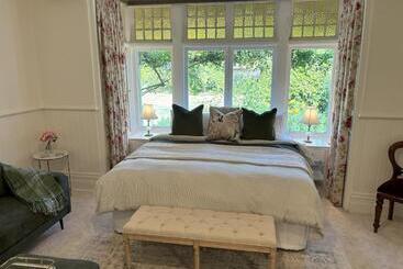 تختخواب و صبحانه Tanglewood House, Sheffield Tasmania