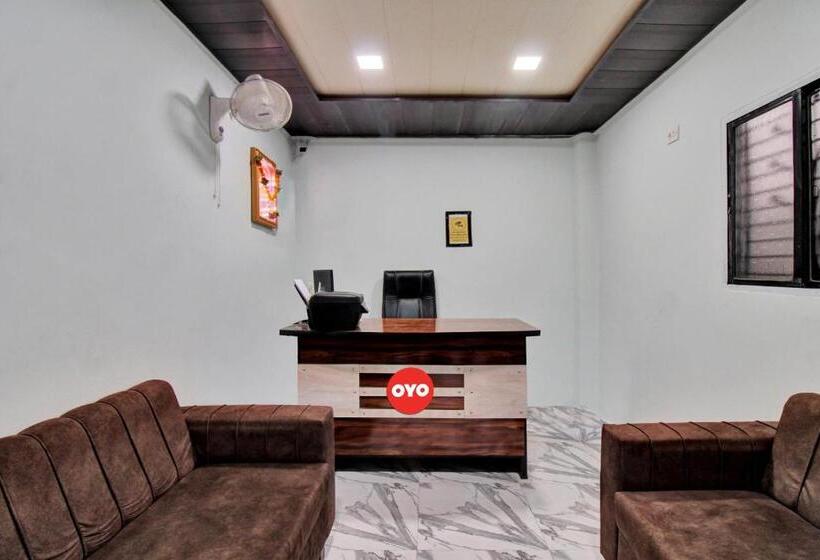 בית מלון כפרי The Village Resort