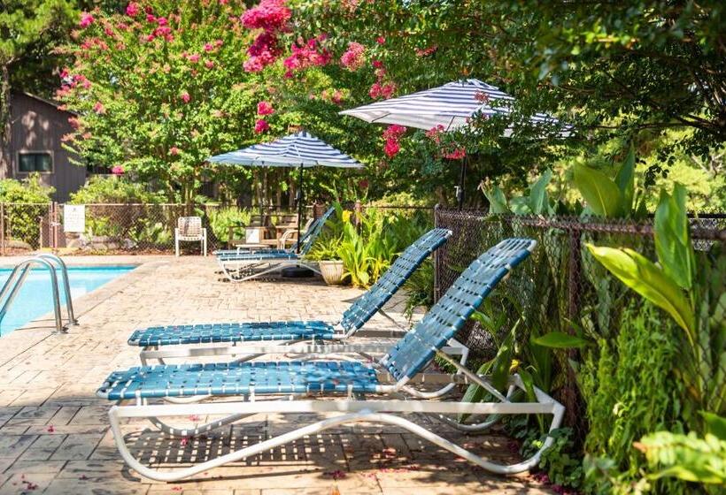 Ji1, King Guest Room At The Joplin Inn At Entrance To The Resort Hotel Room