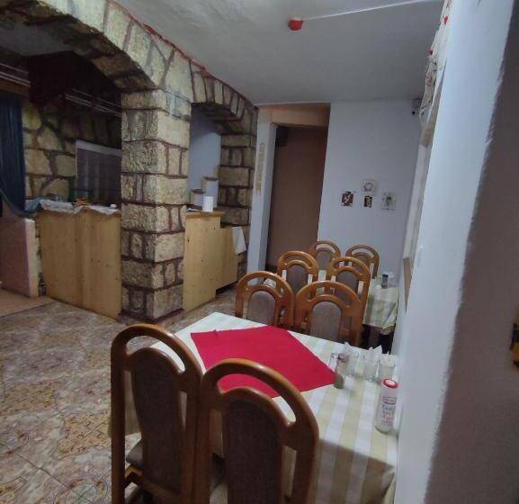 פנסיון Edelweis Floare De Colt