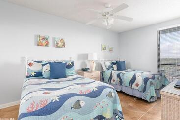 Windward Pointe 404 Amazing Views Huge Balcony 3 Bed
