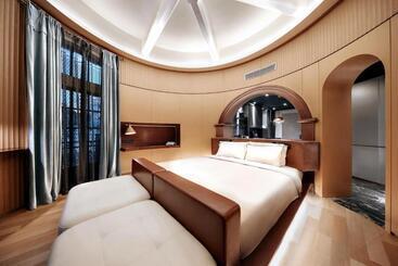 Z Hotel Shanghai Bund Shamei Building