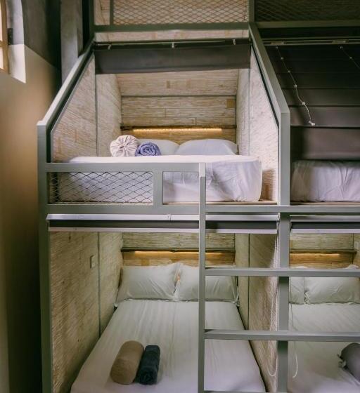 هاستل Dormitory At Semadi Living