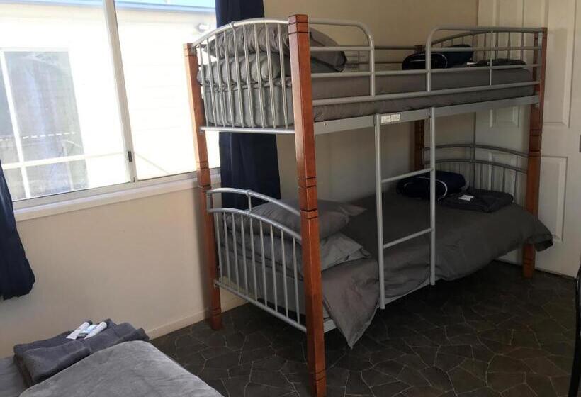 Australian Hotel Winton Cabins