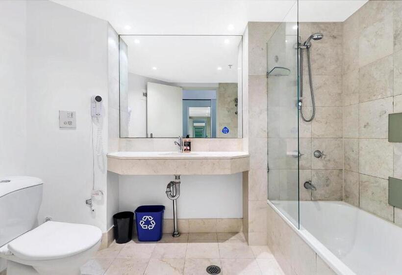 تختخواب و صبحانه Stunning 1br Apartment Minutes From The Sand   Fast Wifi & Spa