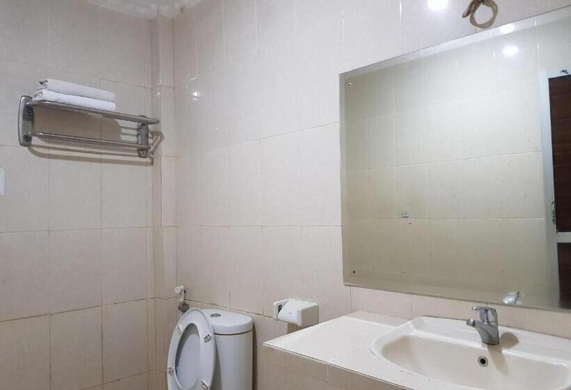 هتل Capital O 93263 Linge Land