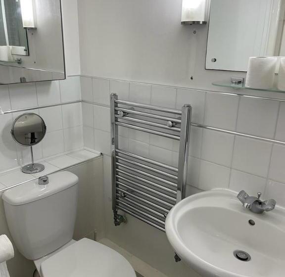 فنادق الكبسولة Alder En Suite Self Catering With Private Shower 3