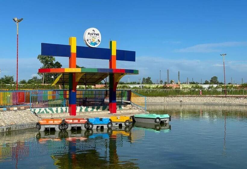 בית מלון כפרי H2o Fun Resort