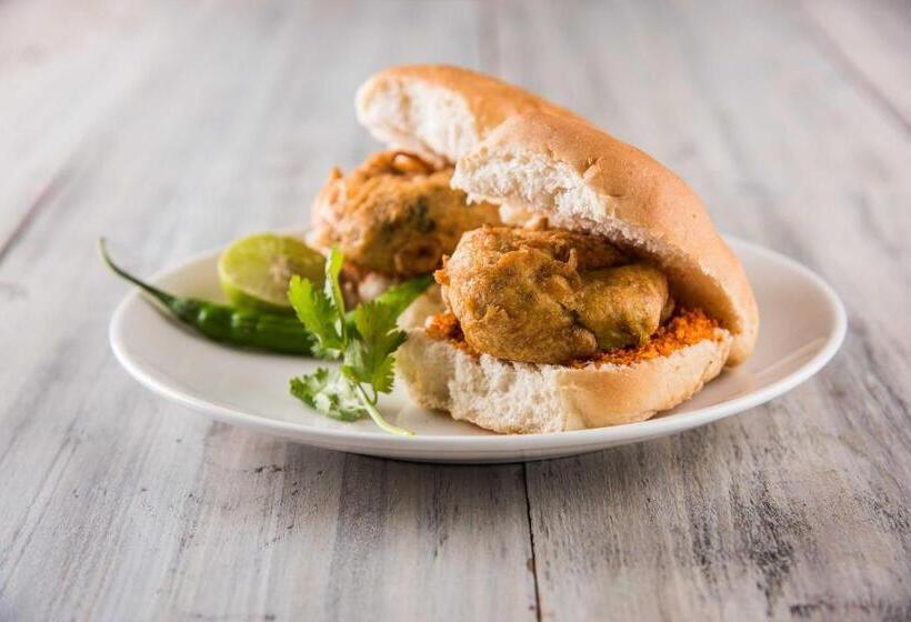 فندق Oyo Flagship 84379 York Inn