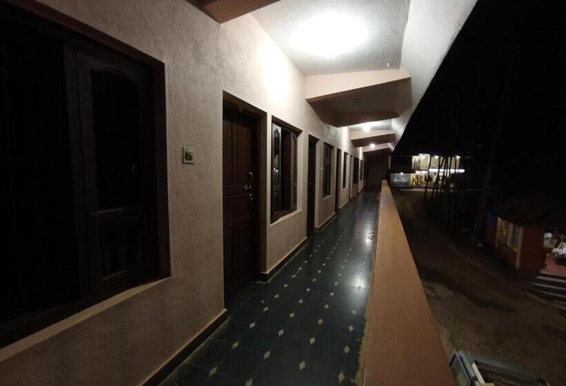 酒店 Padmambika Lodge