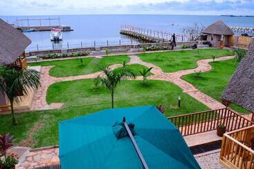 هتل Pelican Lodge & Marina