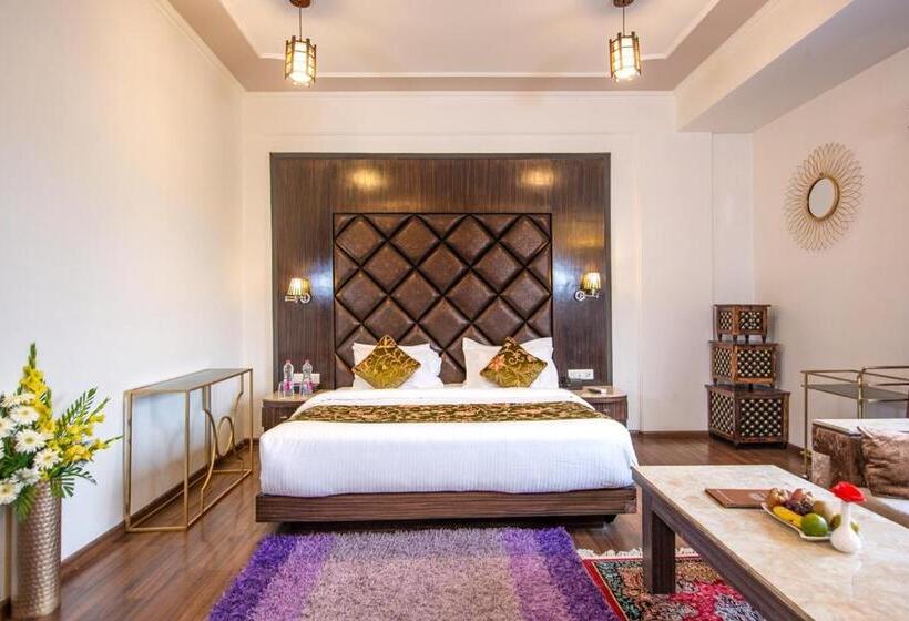هتل Solar Residency