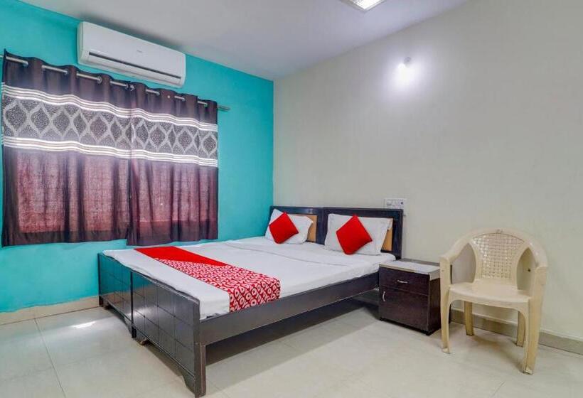 Oyo Flagship Hotel Royal Comfort Near Shilparamam