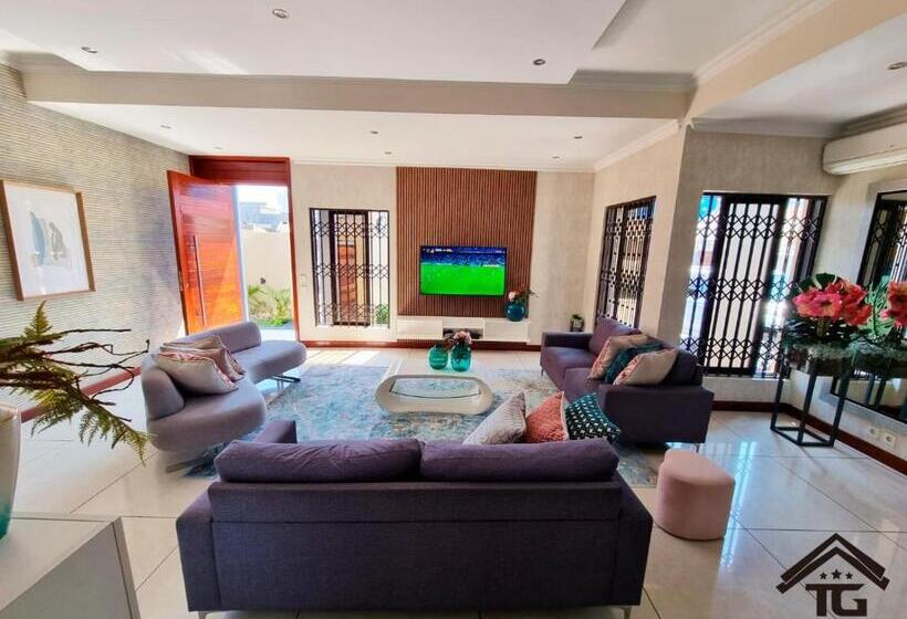 بنسيون Triunfo Guest House