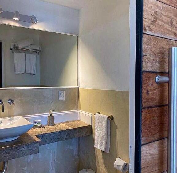 هاستل M A R ė A