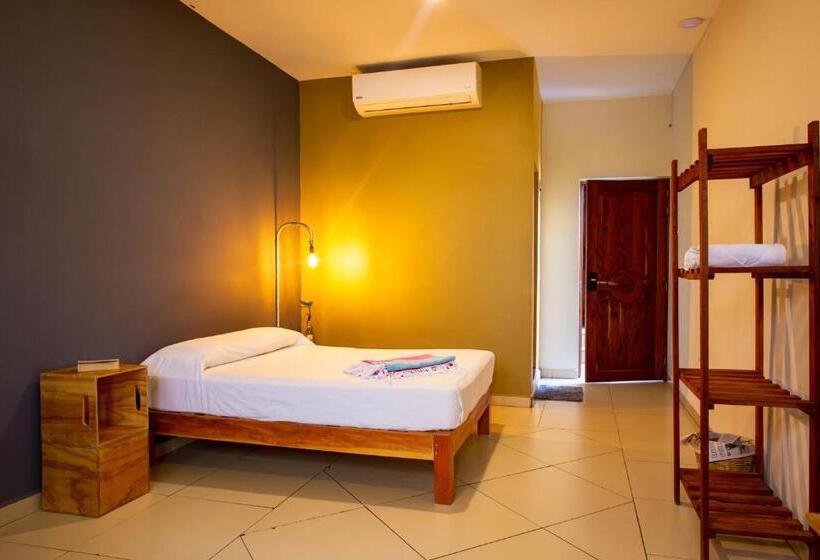 هاستل Puerto Dreams H