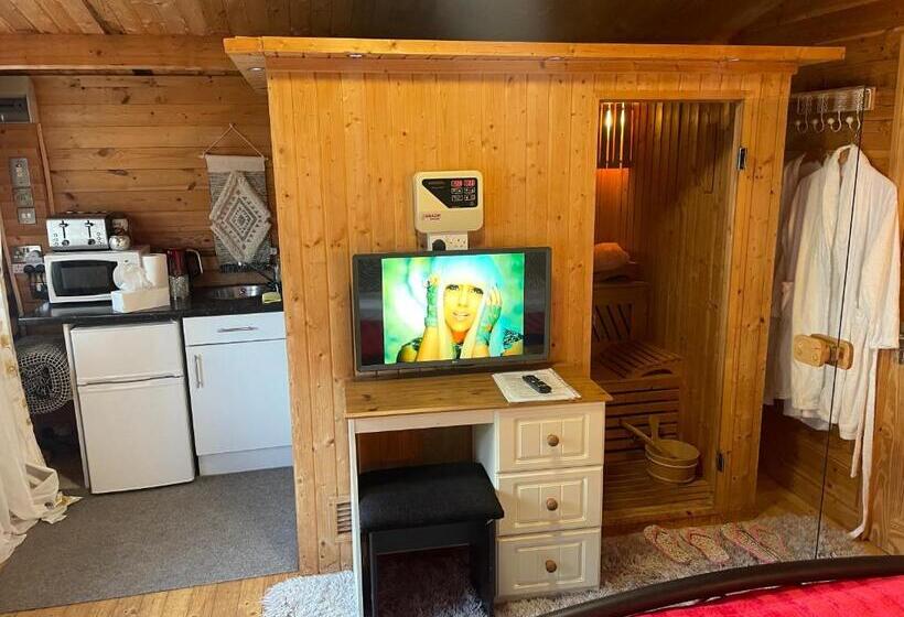 مبيت وإفطار Chalet Free Sauna & Spa Superking Bed