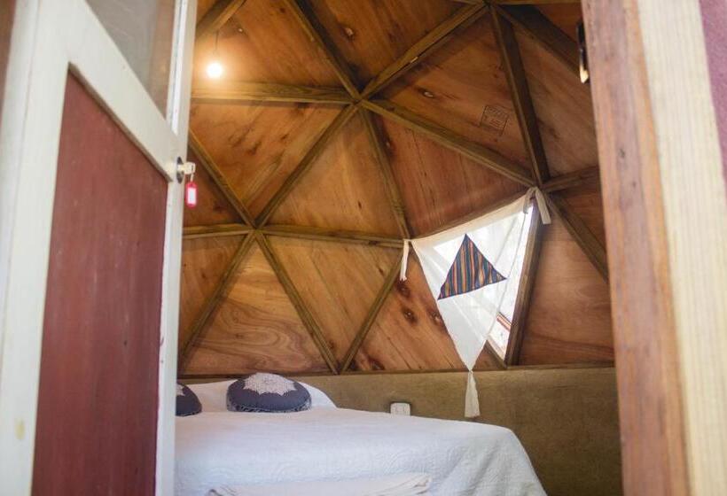 مبيت وإفطار Flor De Vida Geocabañas   Domos Geodésicos