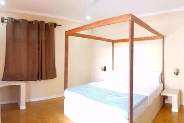 تختخواب و صبحانه Mafia Neptune Villa Lodge
