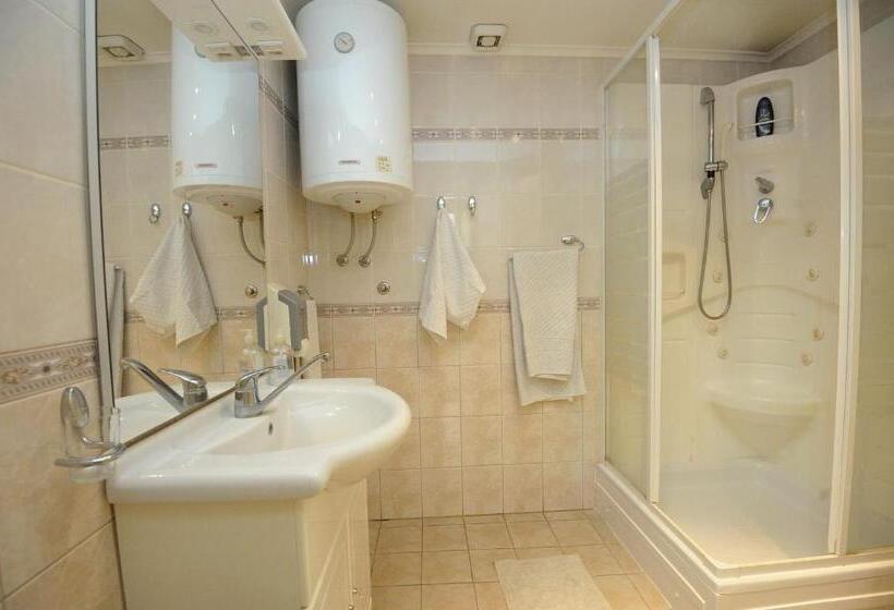 تختخواب و صبحانه Siesta