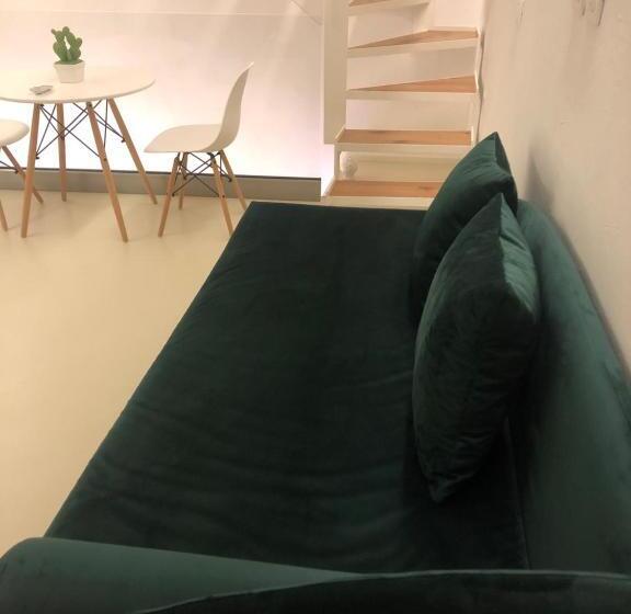 تختخواب و صبحانه Suite61
