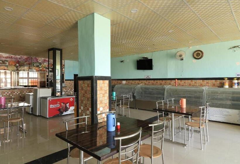 Collection O Deepak Hotel And Restaurant