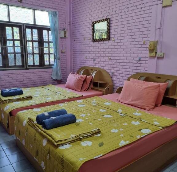 호텔 ชรินพันธ์เฮ้าส์