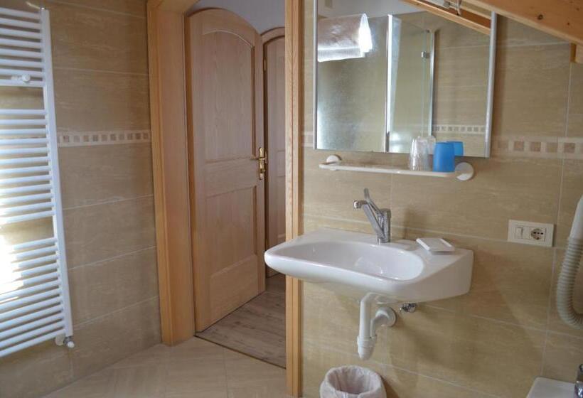 هتل Garni Eden Bed And Breakfast