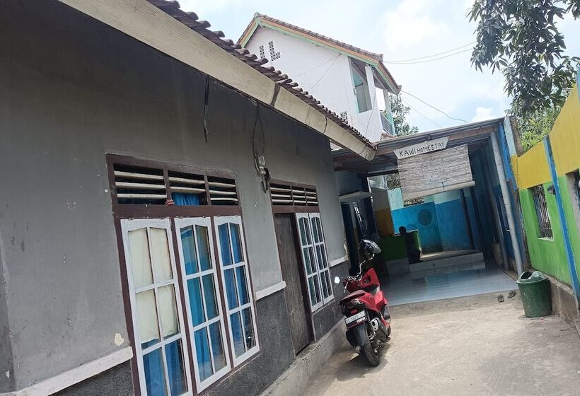 هتل Oyo 93359 Kawi Homestay