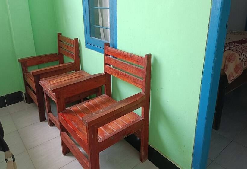 هتل Oyo 93359 Kawi Homestay