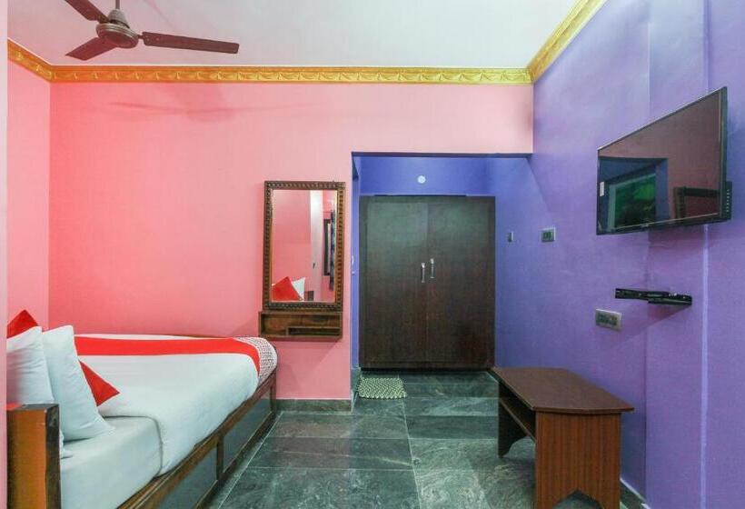 בית מלון כפרי Oyo Flagship Madras Guest House