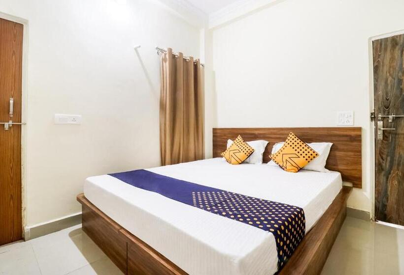 ホテル Spot On 40073 Yash Homestay
