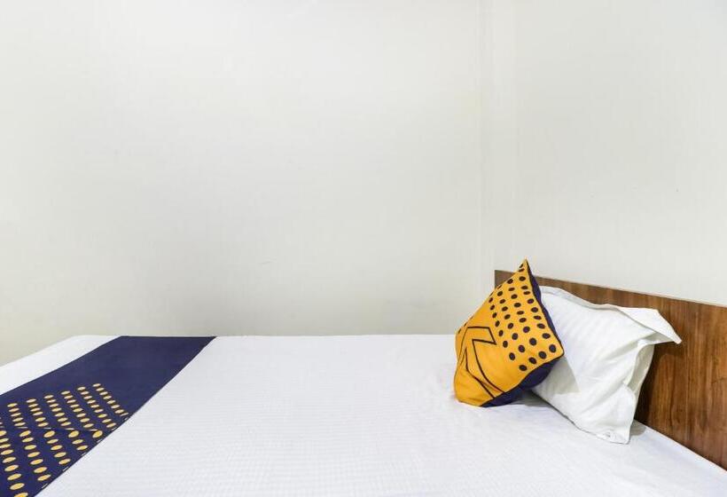 ホテル Spot On 40073 Yash Homestay
