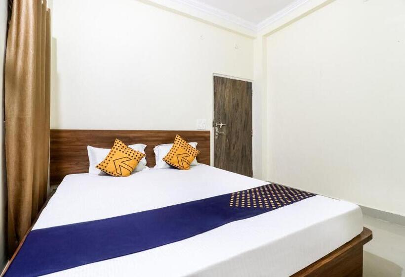 ホテル Spot On 40073 Yash Homestay