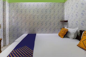 هتل Spot On 69027 Gemini Guest House
