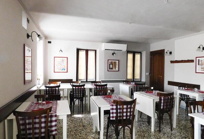 Отель Trattoria Due Citroni