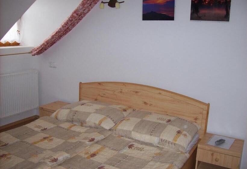 بنسيون Lila Akác Vendégház