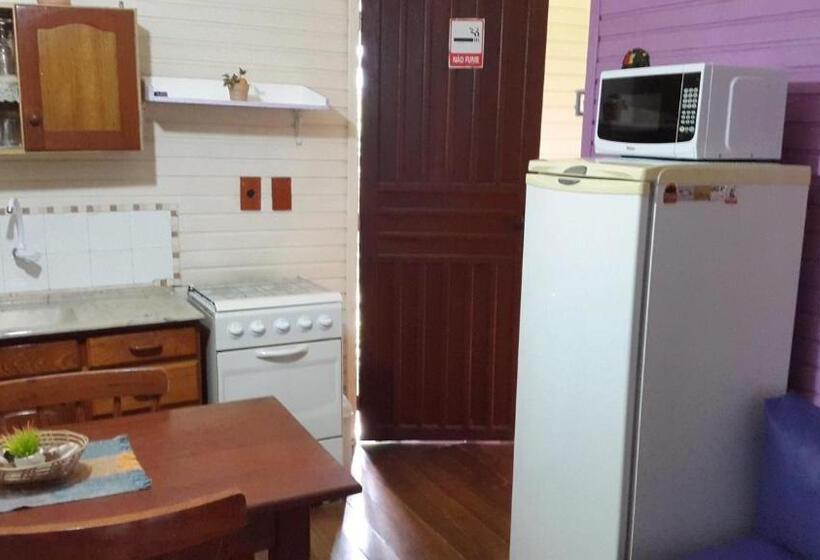 پانسیون Residencial Emery Village