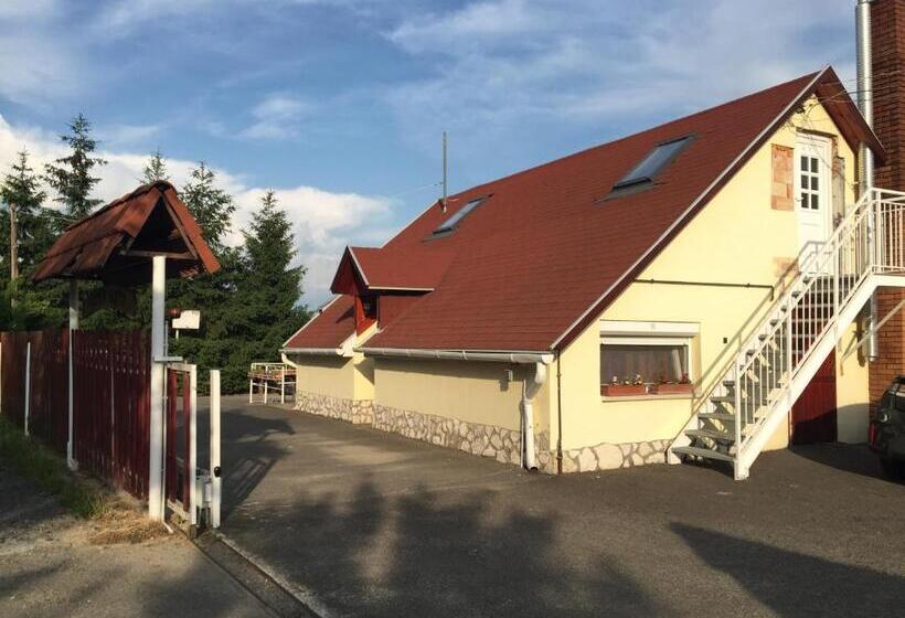 פנסיון Sárvári Vendégház Pécs,hosszúhetény