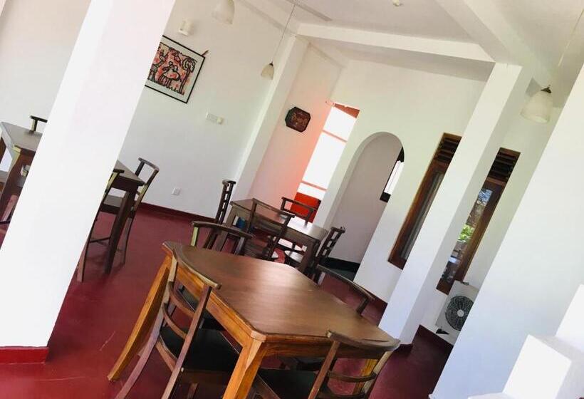 Пансион White Oceanic Guest & Restaurant
