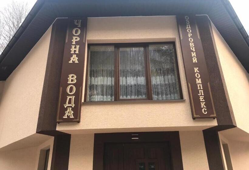 リゾートホテル чорна вода