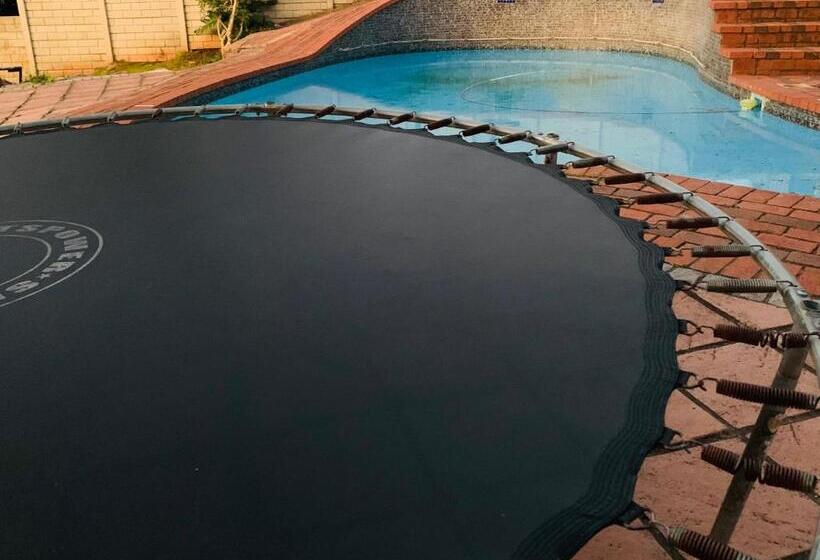 Курорт Edladleni Holiday Accomodation