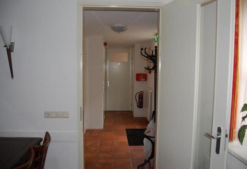 تختخواب و صبحانه De Willigen Logies