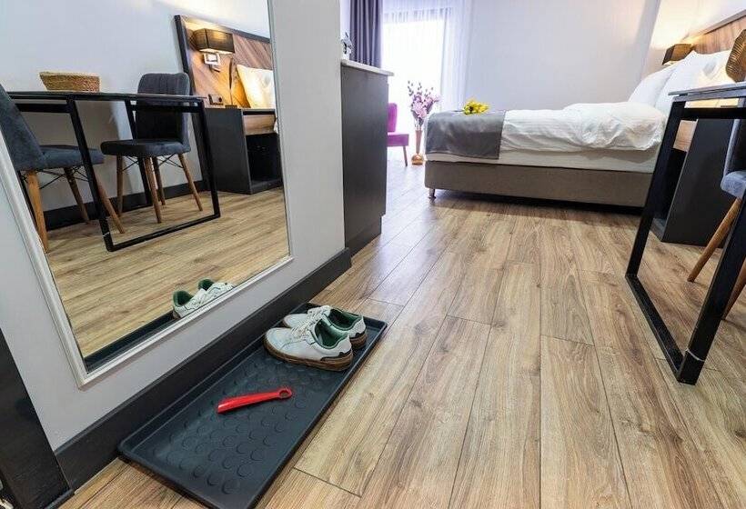 مسافرخانه Yusufhan  Suites