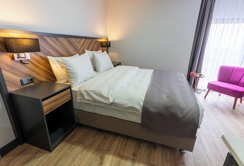 مسافرخانه Yusufhan  Suites