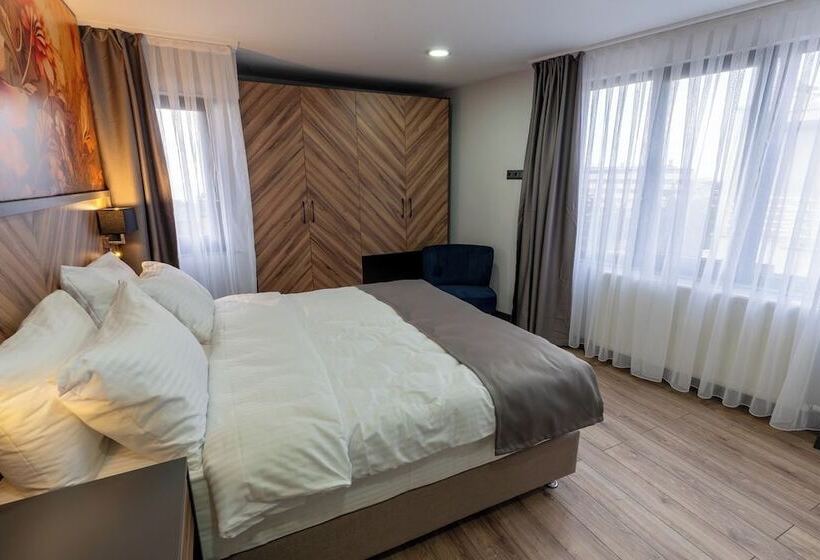 مسافرخانه Yusufhan  Suites