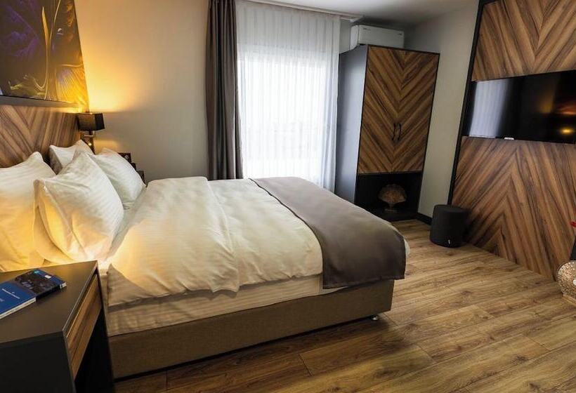 مسافرخانه Yusufhan  Suites