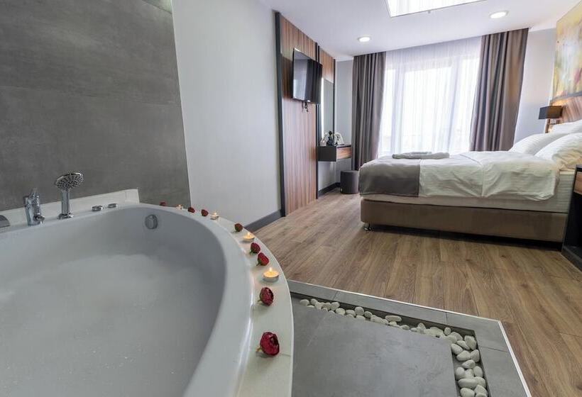 مسافرخانه Yusufhan  Suites