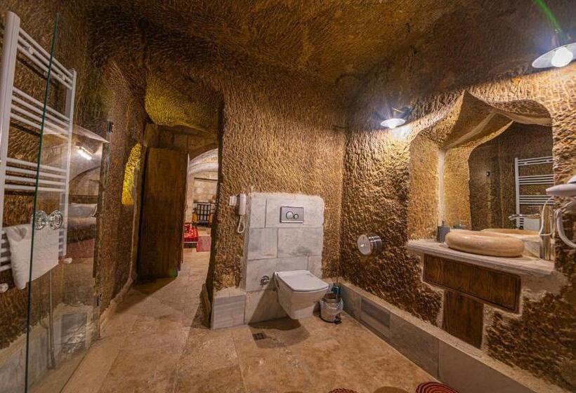 هتل Belenus Cave House