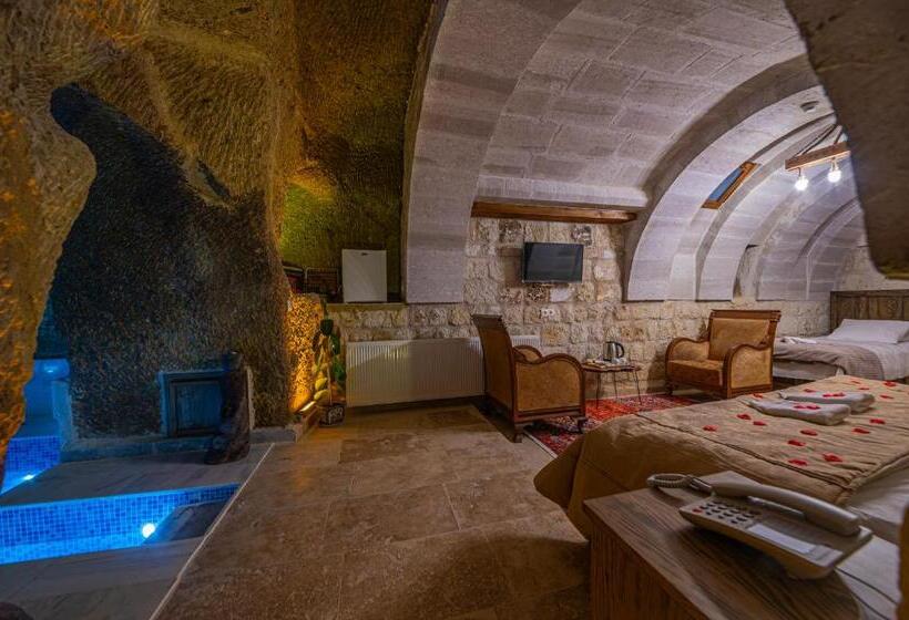 هتل Belenus Cave House